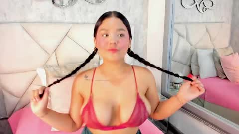 naomi walker  online show from May 19, 7:32 pm