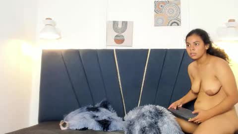 naomi_x0 online show from March 3, 2:12 pm