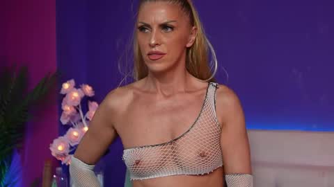  Naomi  online show from May 4, 6:22 pm