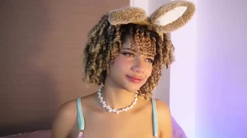 naomidawson online show from March 14, 1:06 am