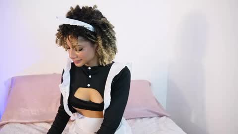 naomidawson online show from June 5, 2:26 am