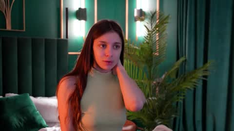 Naomi online show from December 1, 4:49 am