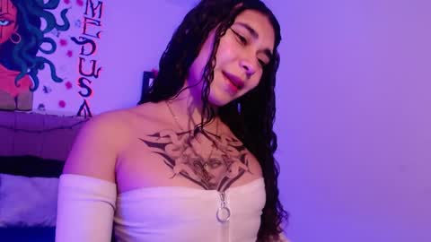 Snapshot of naomybenedetti chatting on January 2, 2:02 pm Nao online show from January 2, 2:02 pm