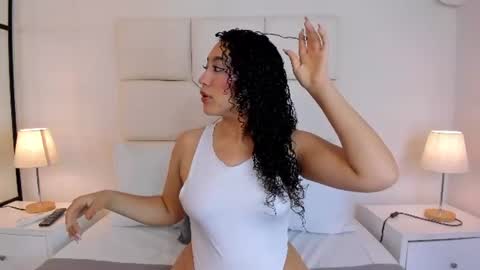 naomycambels online show from July 9, 7:27 pm