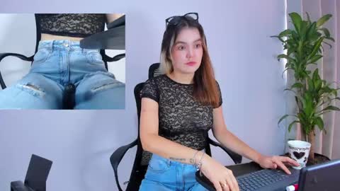 Nashly Fontana online show from June 5, 1:28 pm