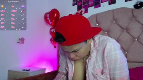 nat_evans8 online show from May 21, 3:26 am