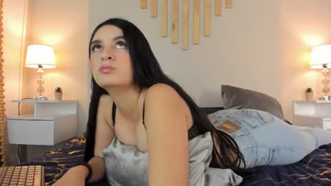 Natacha Diaz online show from December 3, 11:34 am