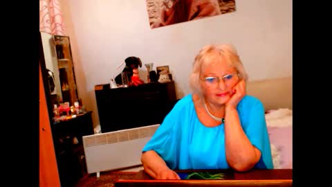 Snapshot of natali7634 chatting on February 24, 7:19 pm natali online show from February 24, 7:19 pm
