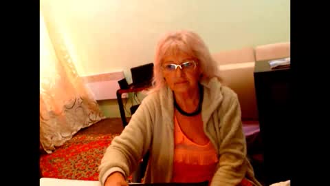 Snapshot of natali7634 chatting on October 17, 7:33 am natali online show from October 17, 7:33 am