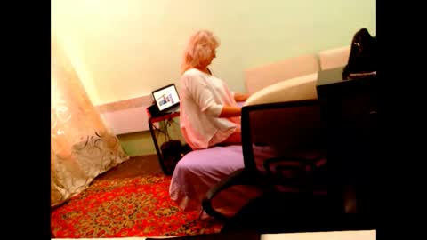 Snapshot of natali7634 chatting on October 18, 7:44 am natali online show from October 18, 7:44 am