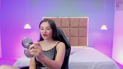 natalia_saenzz_ online show from June 29, 12:05 pm
