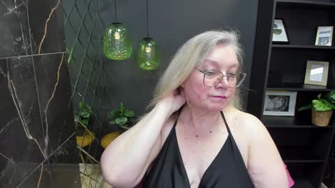 Snapshot of natalicloud chatting on January 21, 1:43 pm NataliCloud online show from January 21, 1:43 pm