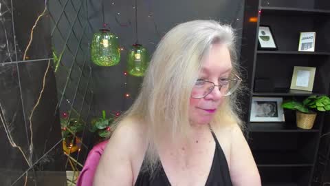 Snapshot of natalicloud chatting on December 28, 1:17 pm NataliCloud online show from December 28, 1:17 pm