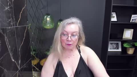 Snapshot of natalicloud chatting on February 22, 1:44 pm NataliCloud online show from February 22, 1:44 pm