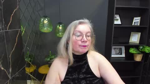 Snapshot of natalicloud chatting on January 17, 1:35 pm NataliCloud online show from January 17, 1:35 pm