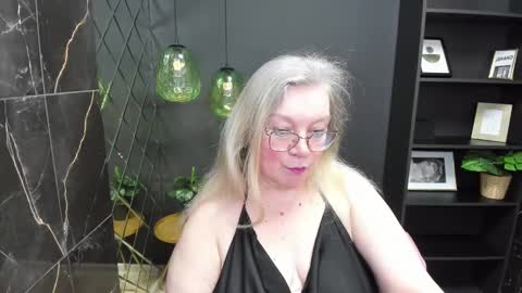 Snapshot of natalicloud chatting on February 27, 1:38 pm NataliCloud online show from February 27, 1:38 pm