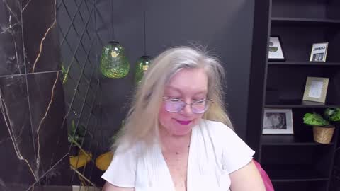 Snapshot of natalicloud chatting on January 18, 1:29 pm NataliCloud online show from January 18, 1:29 pm