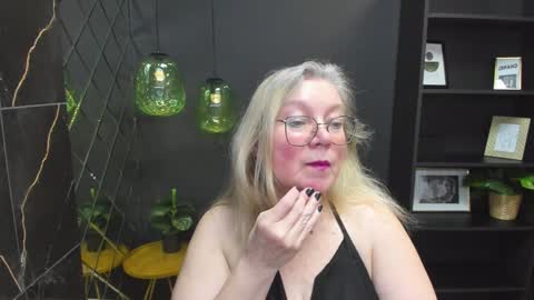 Snapshot of natalicloud chatting on December 21, 2:47 pm NataliCloud online show from December 21, 2:47 pm