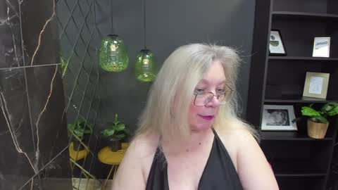 Snapshot of natalicloud chatting on December 16, 1:22 pm NataliCloud online show from December 16, 1:22 pm
