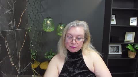 Snapshot of natalicloud chatting on December 10, 1:22 pm NataliCloud online show from December 10, 1:22 pm