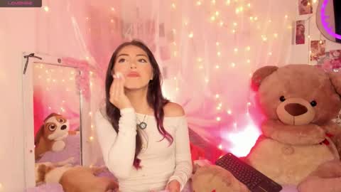       online show from March 18, 11:32 pm