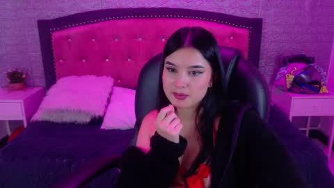 natalie  online show from March 3, 7:25 am