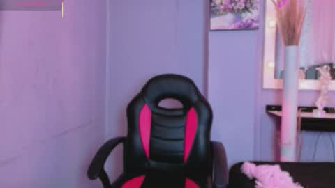 natalliapradas online show from November 7, 8:03 pm