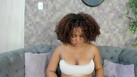 Naty online show from November 3, 7:18 pm