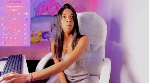 Snapshot of natasha_smith_ws chatting on March 1, 9:59 pm Natasha online show from March 1, 9:59 pm