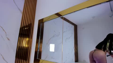 Snapshot of natashablom chatting on October 30, 5:43 am Natasha online show from October 30, 5:43 am