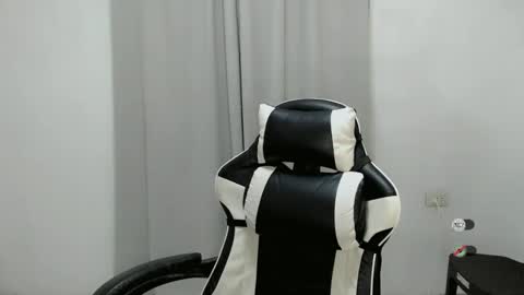 nathalie online show from September 25, 5:06 am