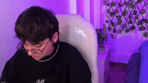 nathalyy_ds online show from April 8, 9:17 pm