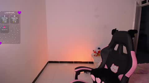 natural_ginger5 online show from May 20, 10:40 pm