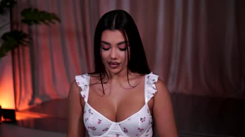 Naty online show from April 15, 7:25 pm