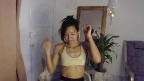 Stella Mcqueen online show from May 20, 3:31 pm