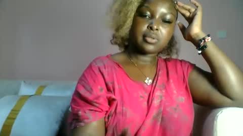 naughti_garlie online show from May 25, 11:20 am