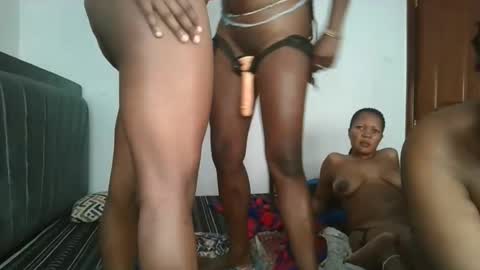 Snapshot of naughty_ellaa chatting on October 14, 8:00 pm naughty_ellaa online show from October 14, 8:00 pm
