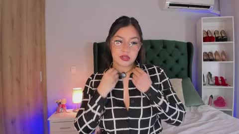 HAPPY HOUR online show from April 10, 11:22 pm