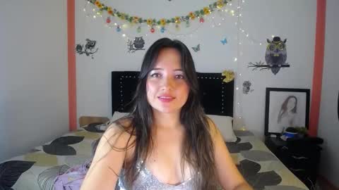Snapshot of naughtygirl_mmm chatting on December 28, 1:06 pm Valeria online show from December 28, 1:06 pm