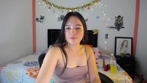 Snapshot of naughtygirl_mmm chatting on February 11, 7:05 pm Valeria online show from February 11, 7:05 pm