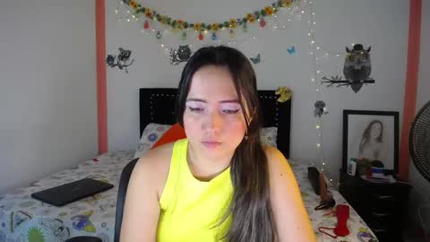 Snapshot of naughtygirl_mmm chatting on February 18, 8:47 pm Valeria online show from February 18, 8:47 pm