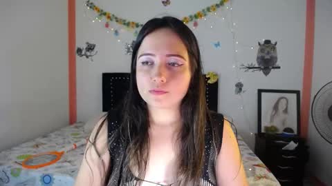 Snapshot of naughtygirl_mmm chatting on February 24, 8:25 pm Valeria online show from February 24, 8:25 pm
