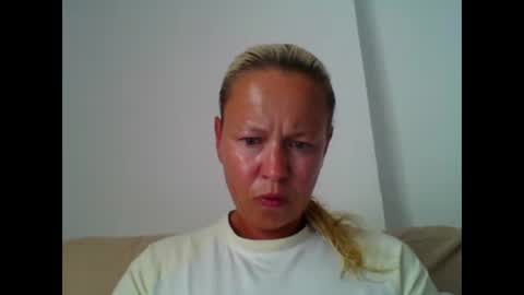 naughtyjennyblondeuk online show from June 6, 3:40 pm