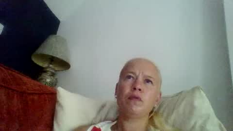 naughtyjennyblondeuk online show from July 25, 6:04 pm