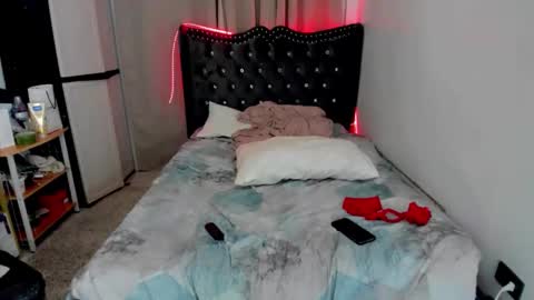 Snapshot of naughtymira888 chatting on September 22, 3:05 am your girlfriend mira online show from September 22, 3:05 am