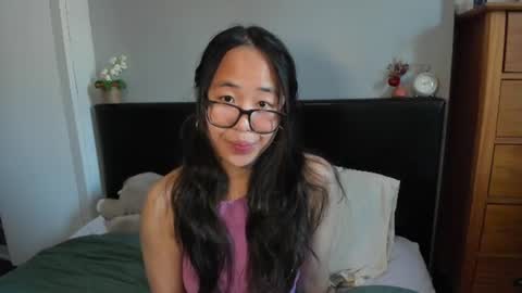 Gigi Chu  online show from July 15, 1:16 pm