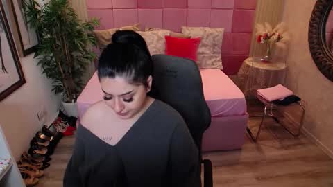 Eliza online show from December 22, 10:18 am