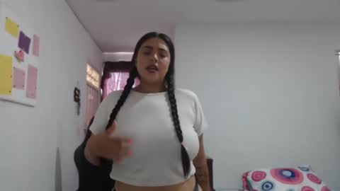 Snapshot of nebyula_star chatting on February 19, 6:43 pm Nebyula online show from February 19, 6:43 pm