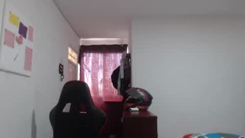 Snapshot of nebyula_star chatting on February 25, 7:27 pm Nebyula online show from February 25, 7:27 pm
