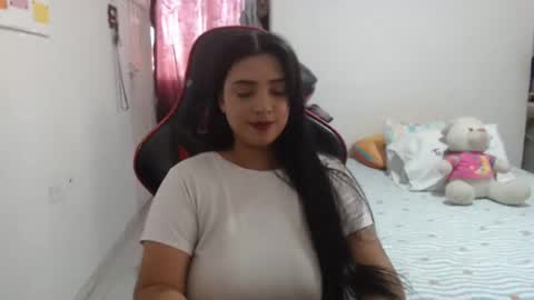 Snapshot of nebyula_star chatting on February 6, 6:24 pm Nebyula online show from February 6, 6:24 pm